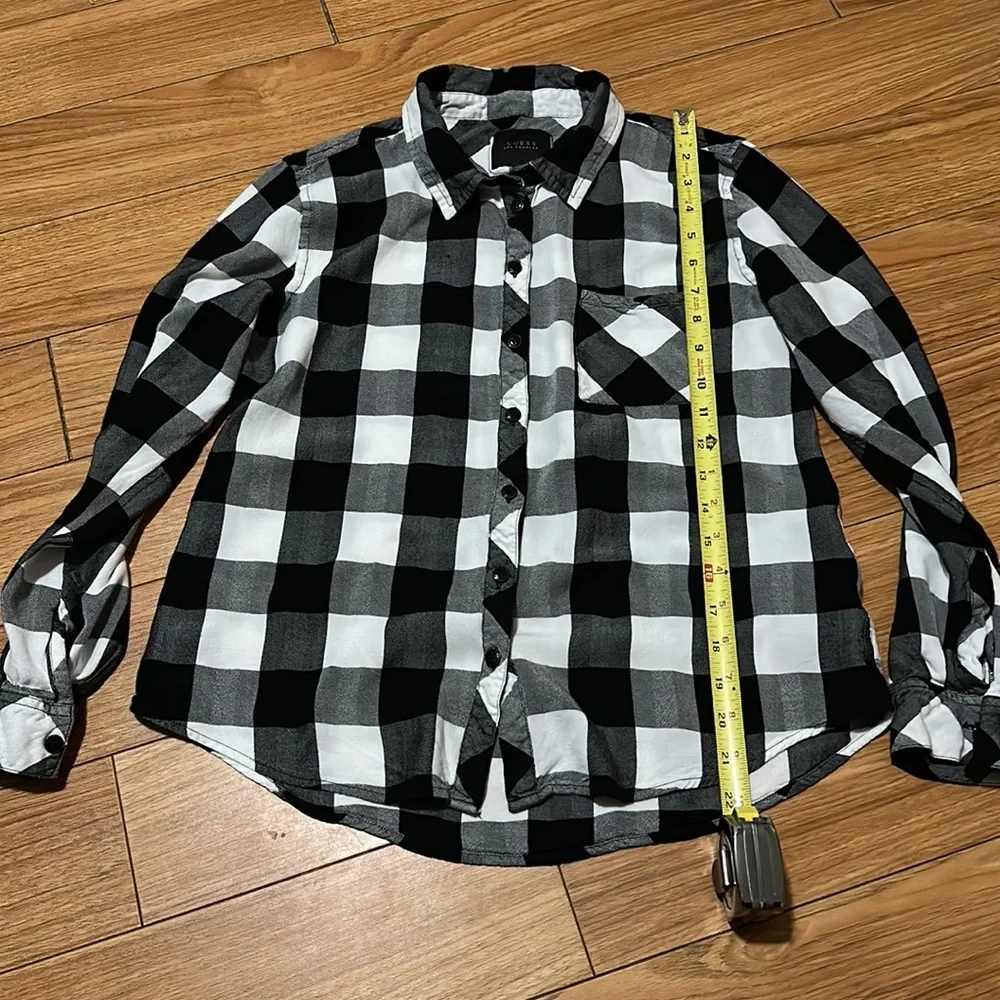 Guess Check Button Up Top - Picture 2 of 5
